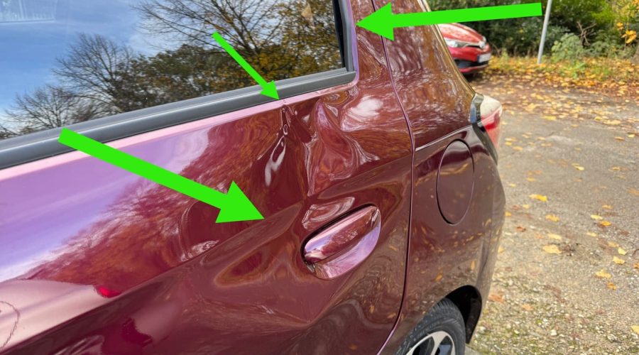 Schadenübersicht_ Fondtür H.L. stark deformiert, eingedrückt & bleibend verformt. Fensterrahmen inkl. Dichtung geknickt